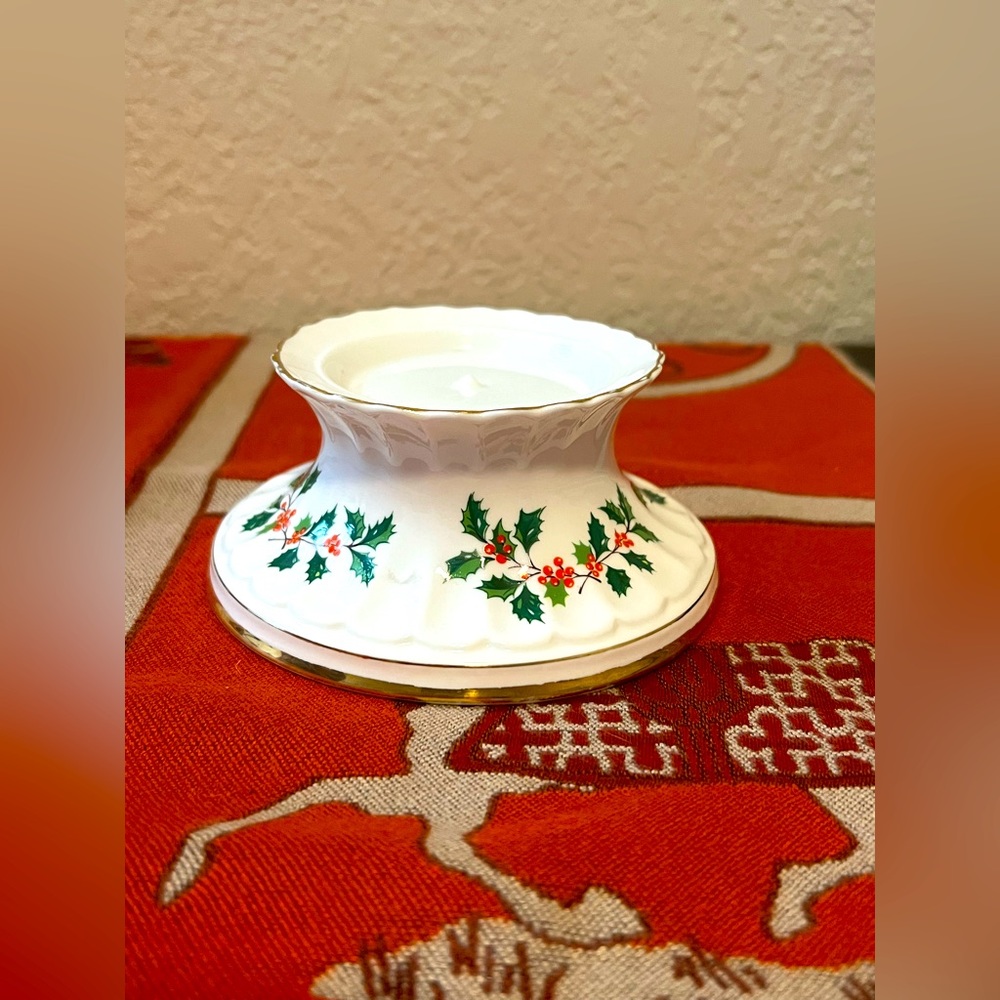 Royal Tara Irish Fine Bone China Holly Leaf Christmas Pillar Candleholder White